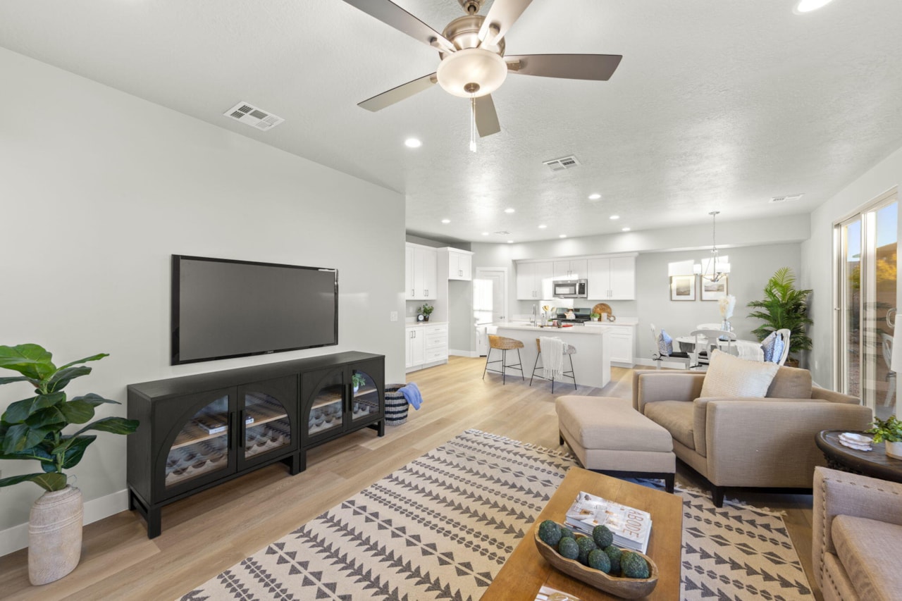 779 W 430  N Hurricane, UT 84737 home for sale, MLS#25-267247 - Erika Rogers Photo 6