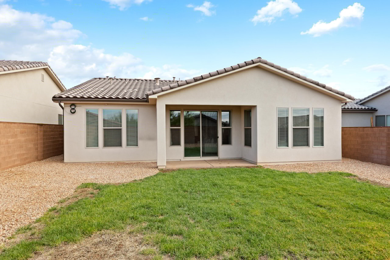 133 W White Pearl DR Washington, UT 84780 home for sale, MLS#25-264483 - Erika Rogers Photo 20