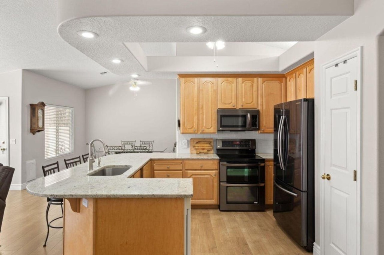 1732 W 540 N #17 St George, UT 84770 home for sale, MLS#25-258992 - Erika Rogers Photo 7