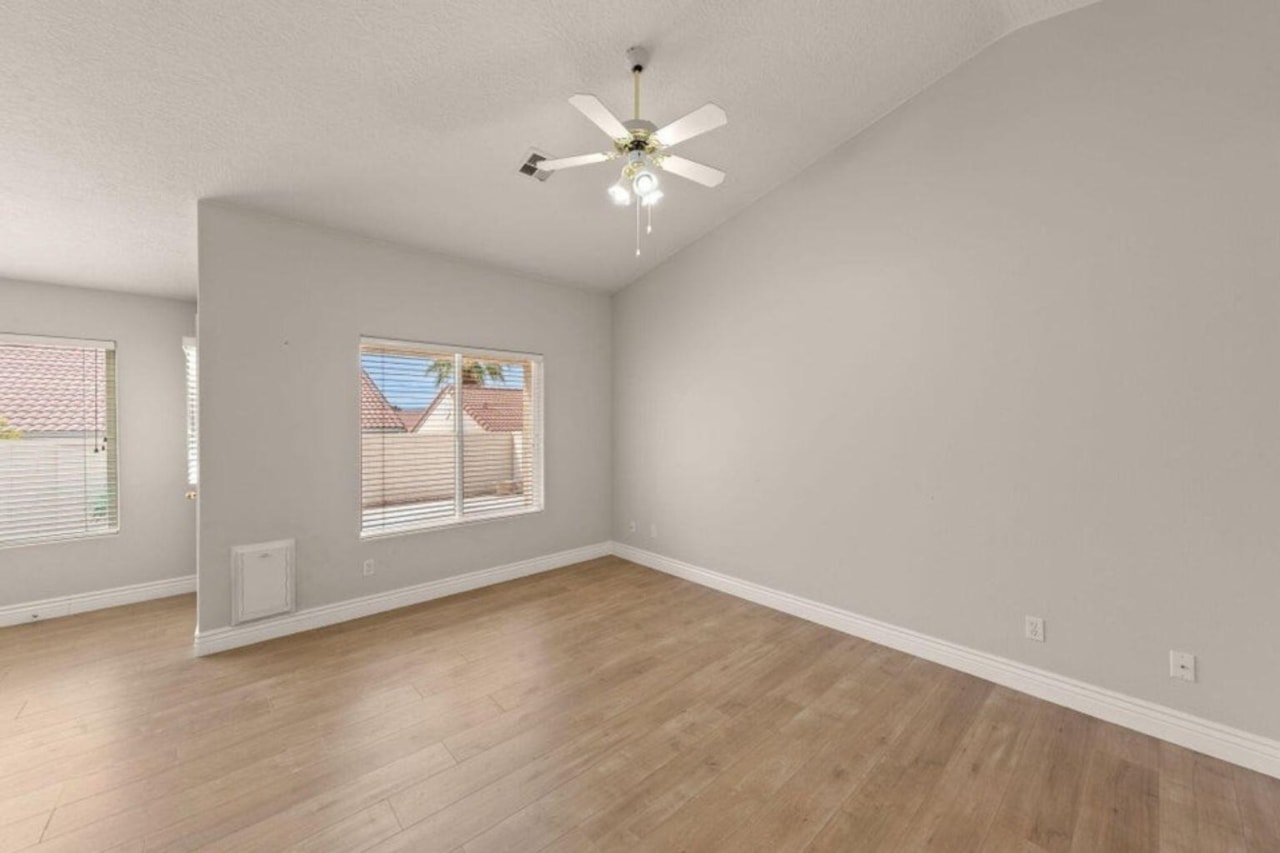 1732 W 540 N #17 St George, UT 84770 home for sale, MLS#25-258992 - Erika Rogers Photo 11