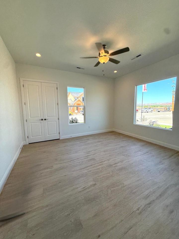 469 W Lanz CIR St George, UT 84790 home for sale, MLS#25-265523 - Erika Rogers Photo 3