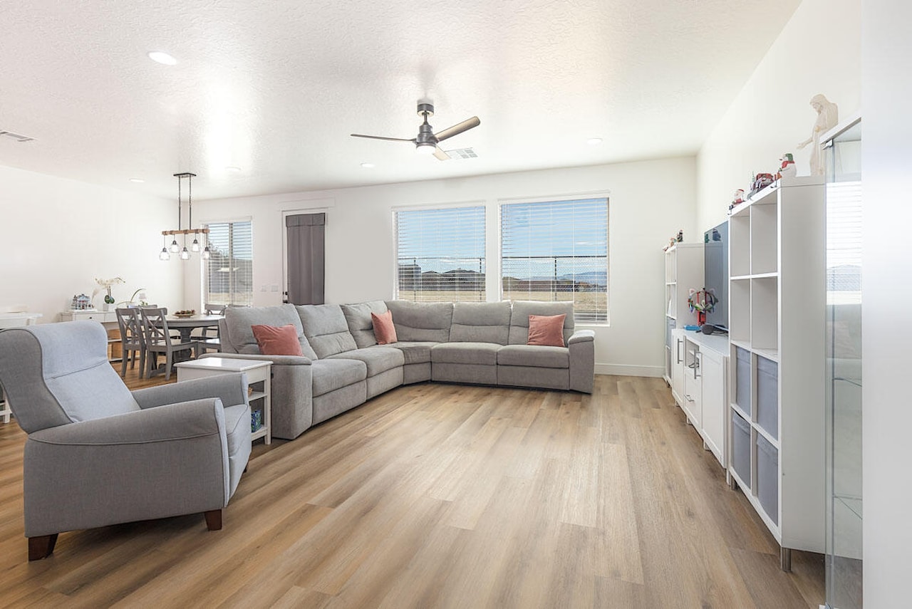 3012 S 3430 ST E St George, UT 84790 home for sale, MLS#25-267273 - Erika Rogers Photo 11