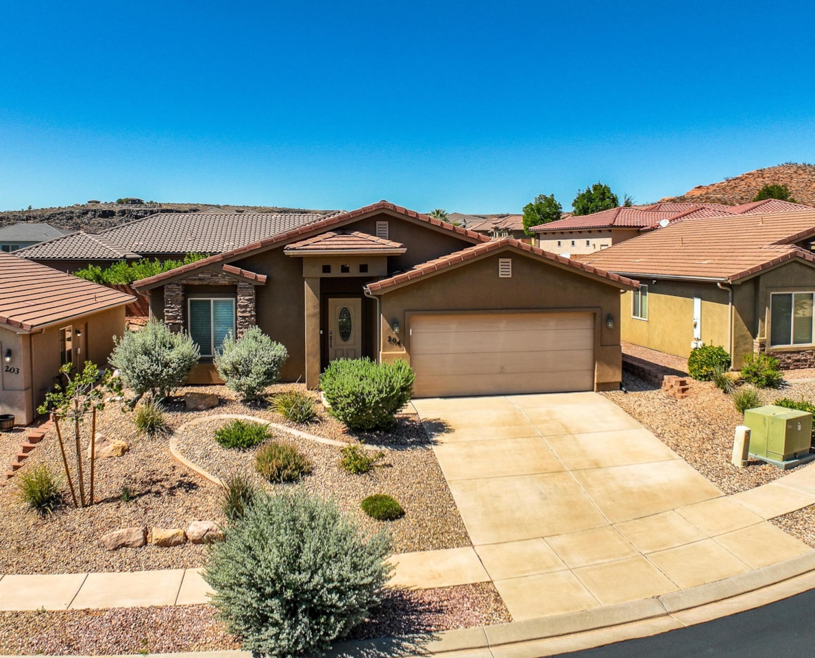 2031 E Colorado ST #204 St George, UT 84790 home for sale, MLS#25-265080 - Erika Rogers