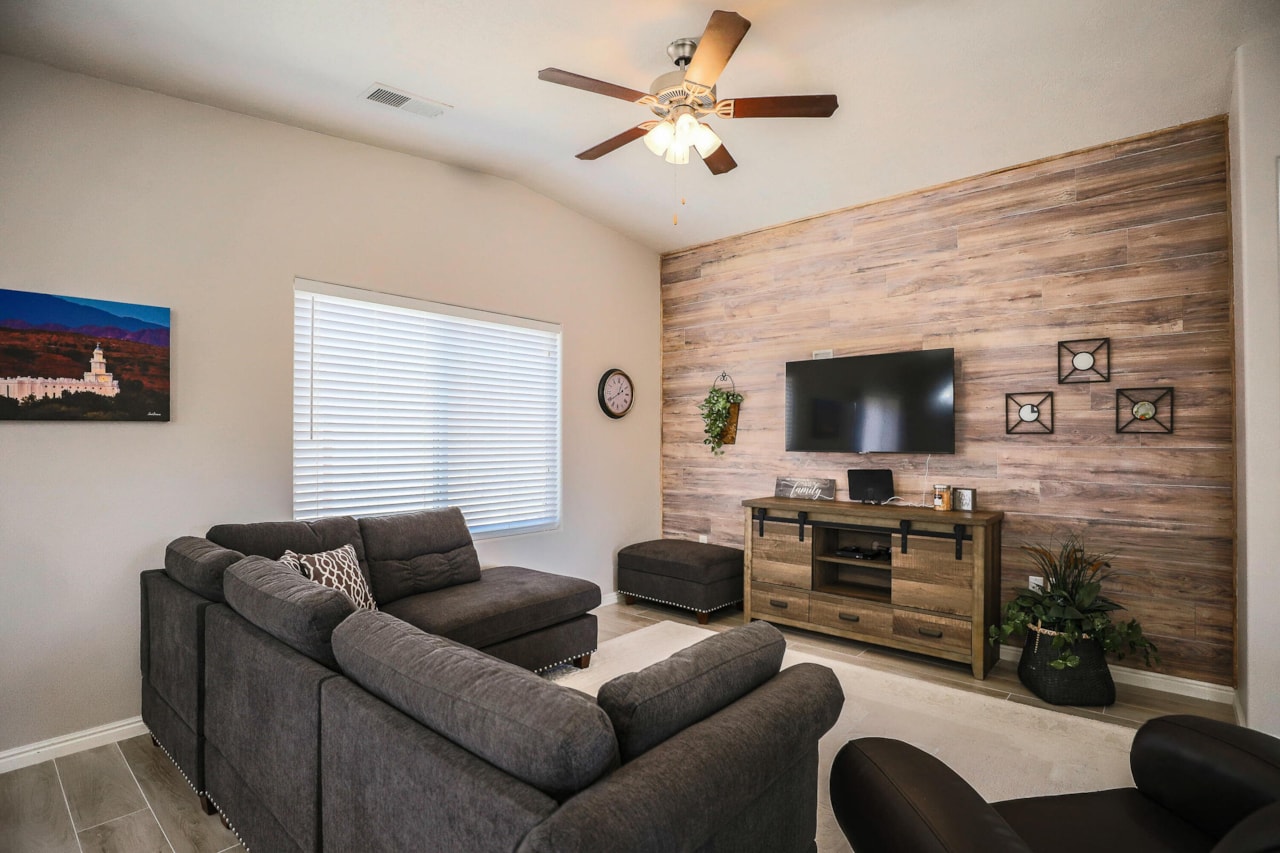 2031 E Colorado ST #204 St George, UT 84790 home for sale, MLS#25-265080 - Erika Rogers Photo 9