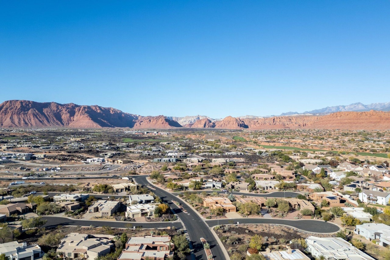 41 Boulder CIR Santa Clara, UT 84765 home for sale, MLS#25-267283 - Erika Rogers Photo 50