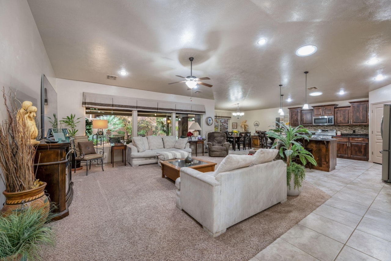 4087 S Signature Way Washington, UT 84780 home for sale, MLS#25-267038 - Erika Rogers Photo 8