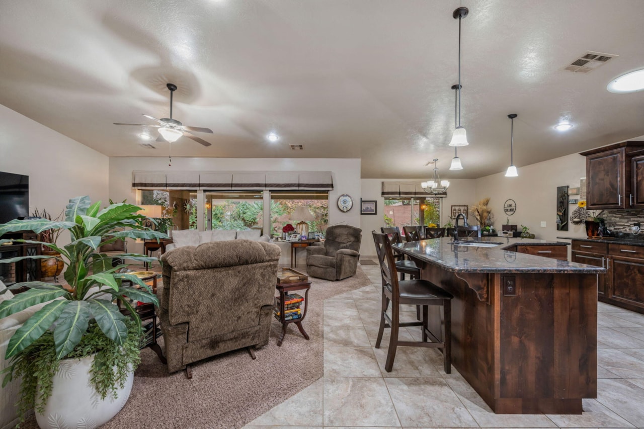 4087 S Signature Way Washington, UT 84780 home for sale, MLS#25-267038 - Erika Rogers Photo 11