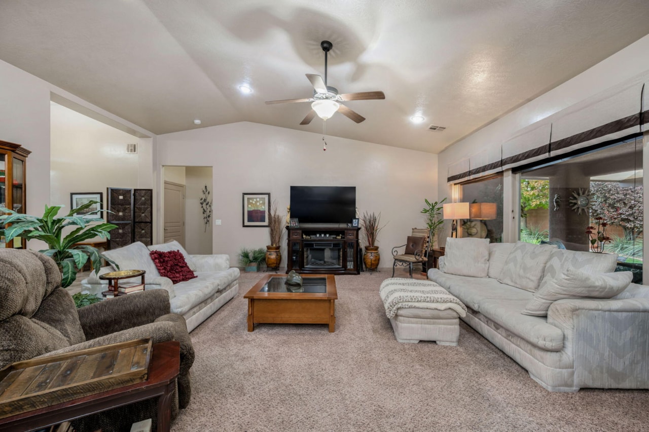 4087 S Signature Way Washington, UT 84780 home for sale, MLS#25-267038 - Erika Rogers Photo 10