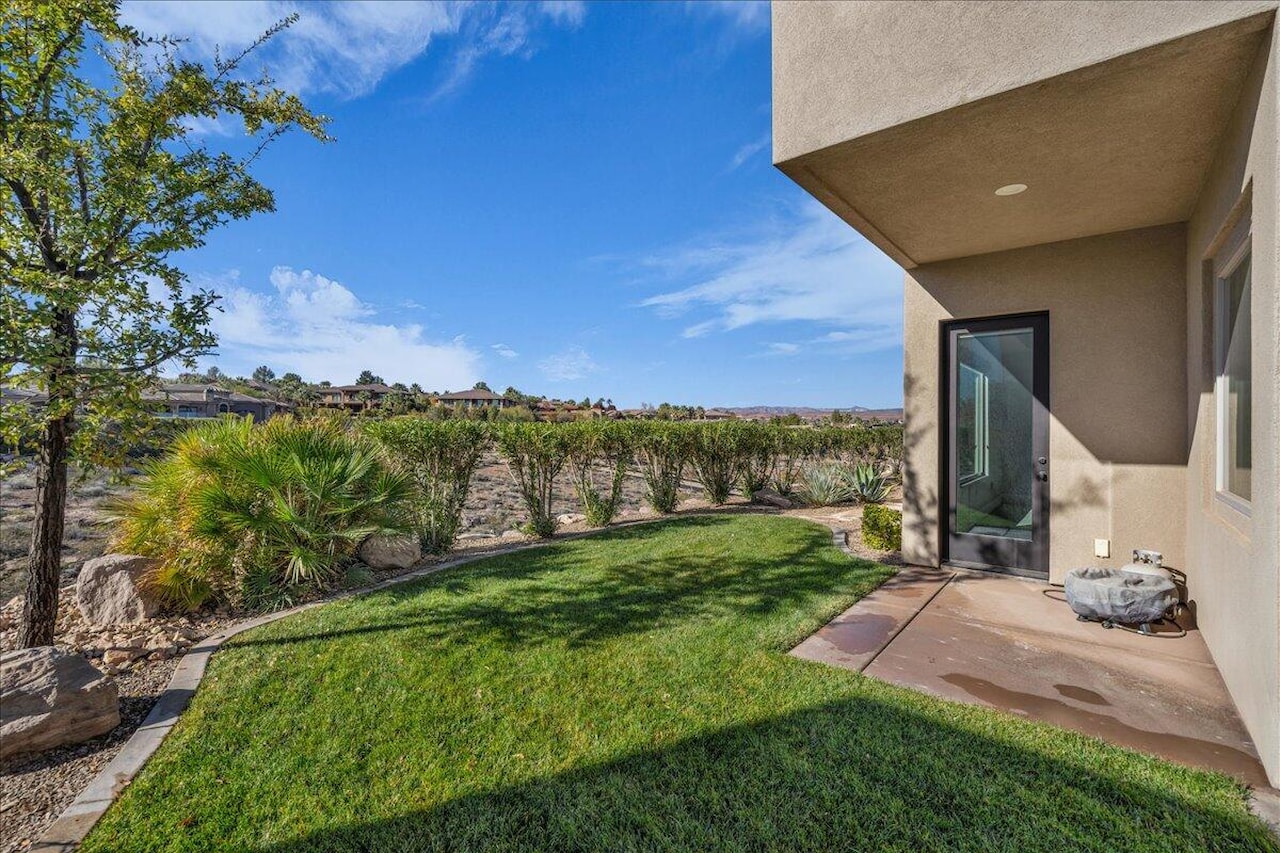 1622 S Agate CIR St George, UT 84790 home for sale, MLS#25-267292 - Erika Rogers Photo 35
