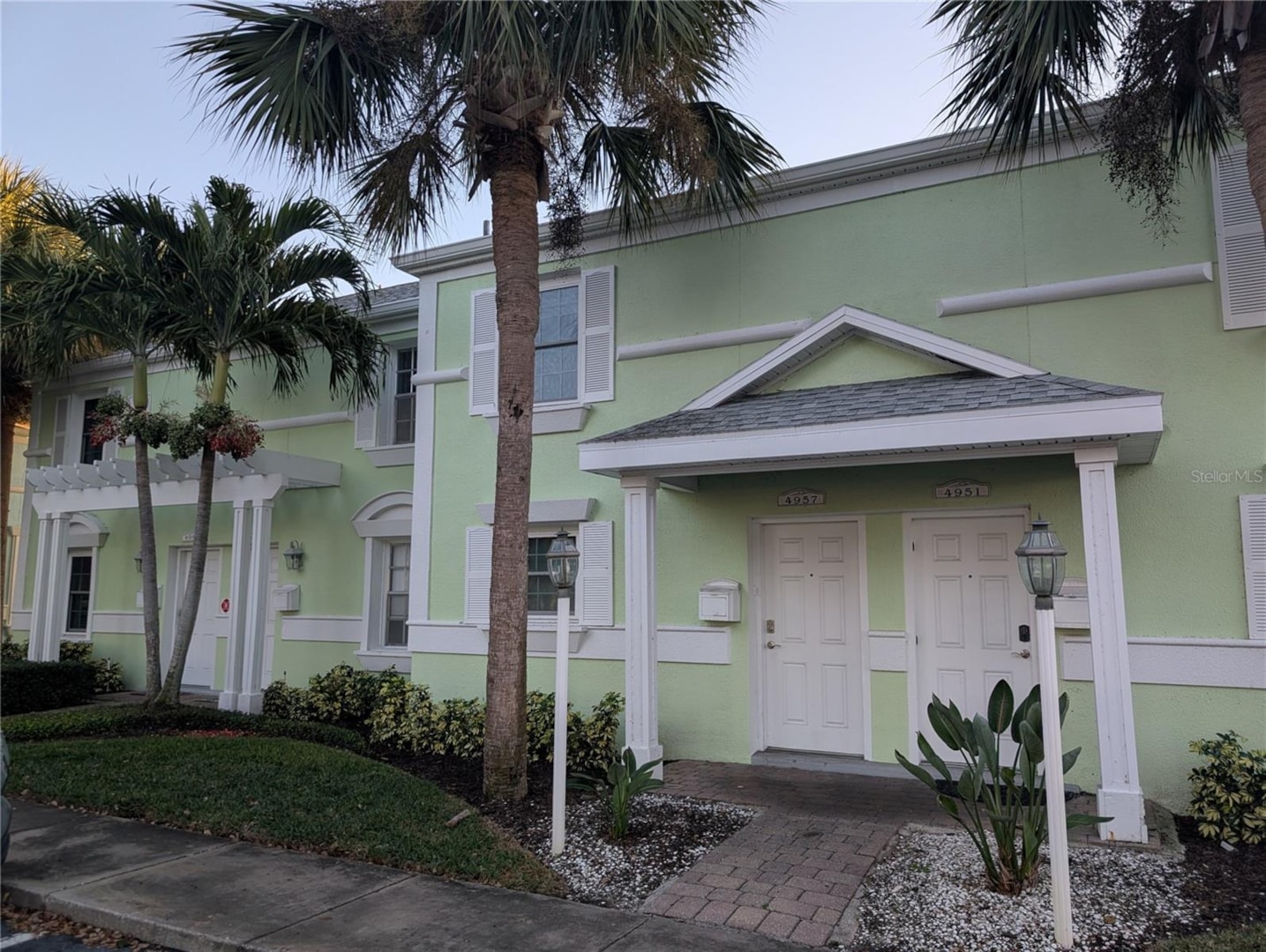 4957 Cobia Dr SE St. Petersburg, FL 33705 | MLS TB8454104