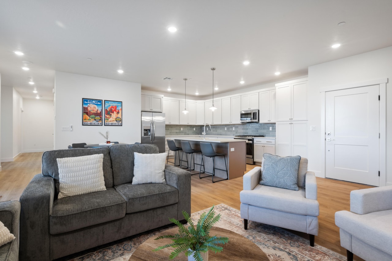 757 W Periwinkle LN #210 St George, UT 84790 condo for sale, MLS#25-267305 - Erika Rogers Photo 5