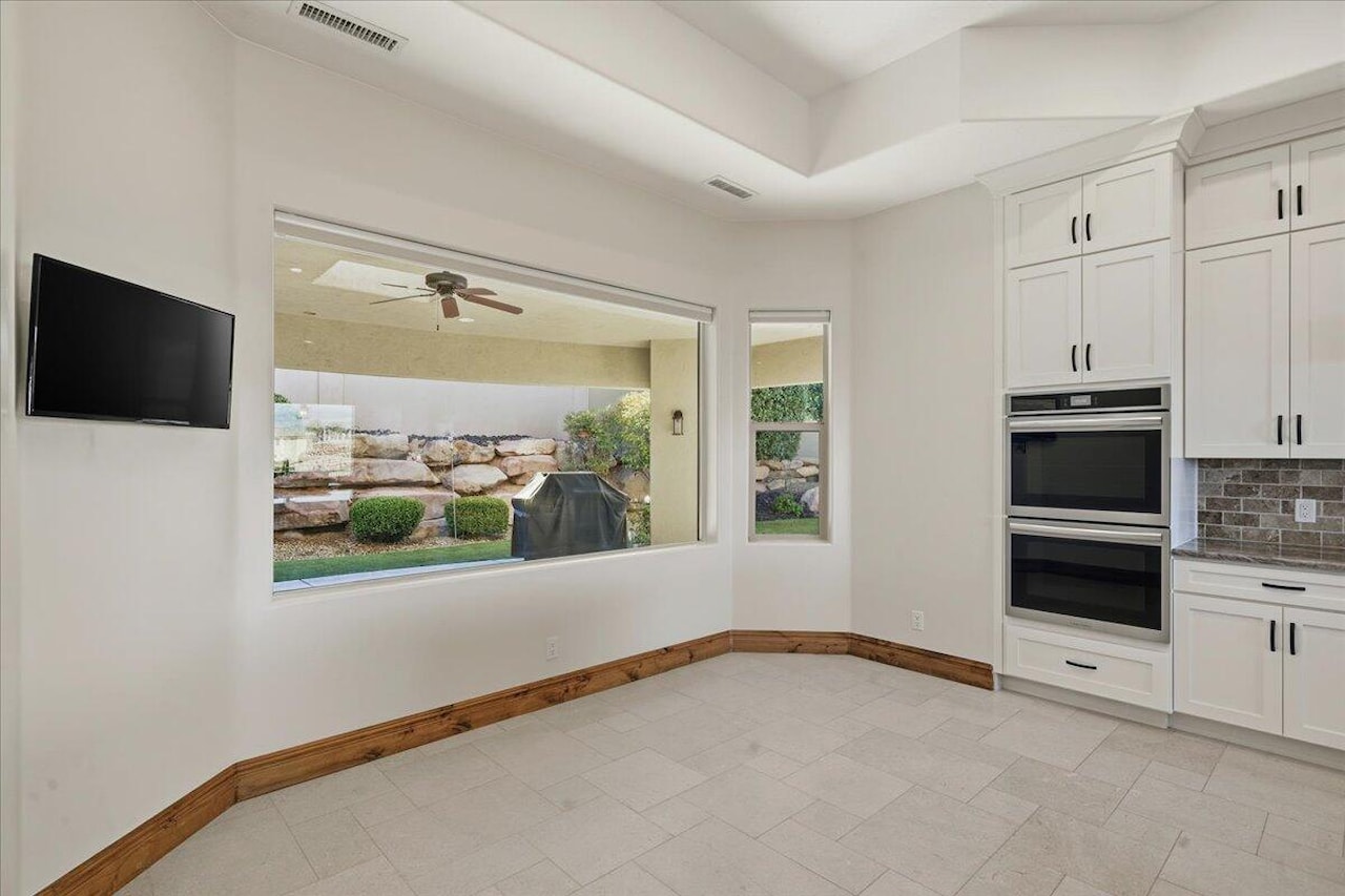 2054 E Topaz Way St George, UT 84790 home for sale, MLS#25-267093 - Erika Rogers Photo 21