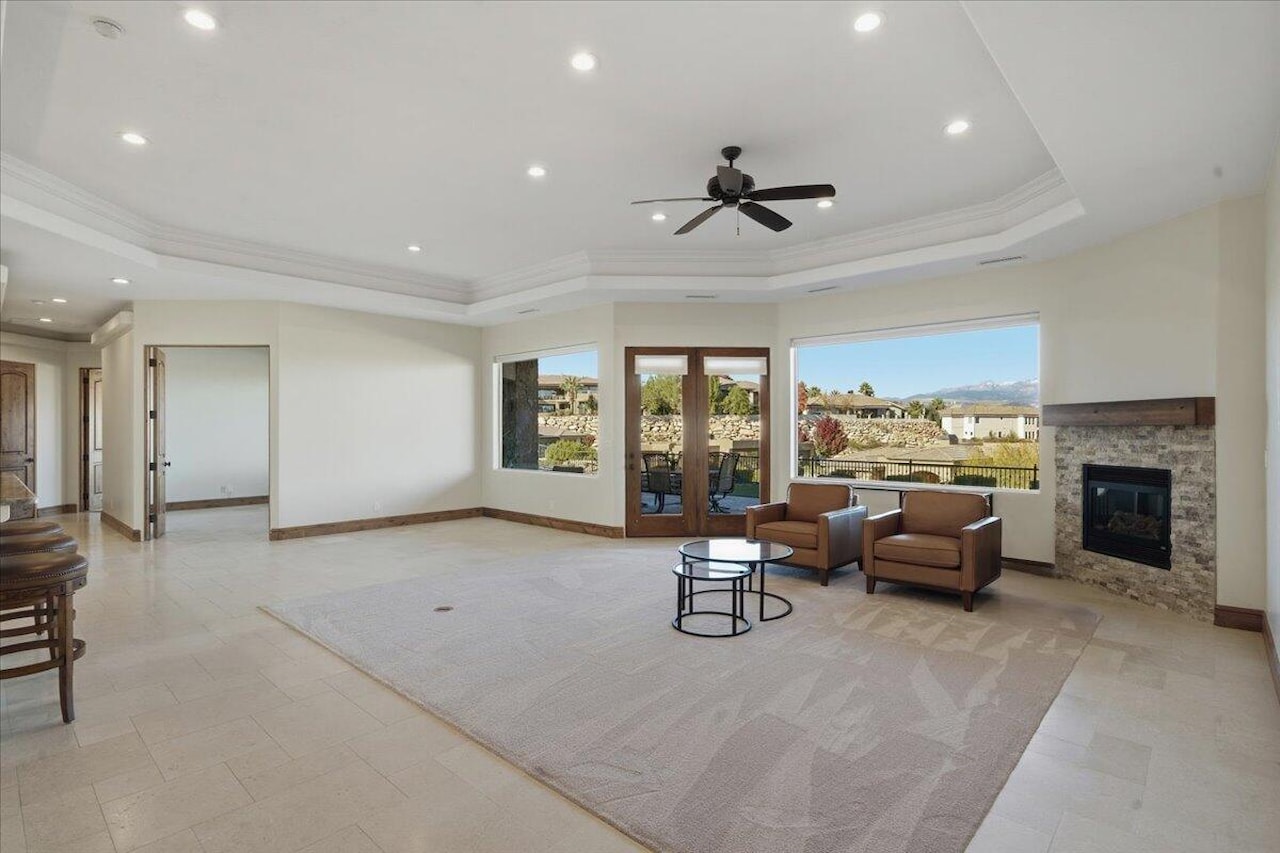 2054 E Topaz Way St George, UT 84790 home for sale, MLS#25-267093 - Erika Rogers Photo 22