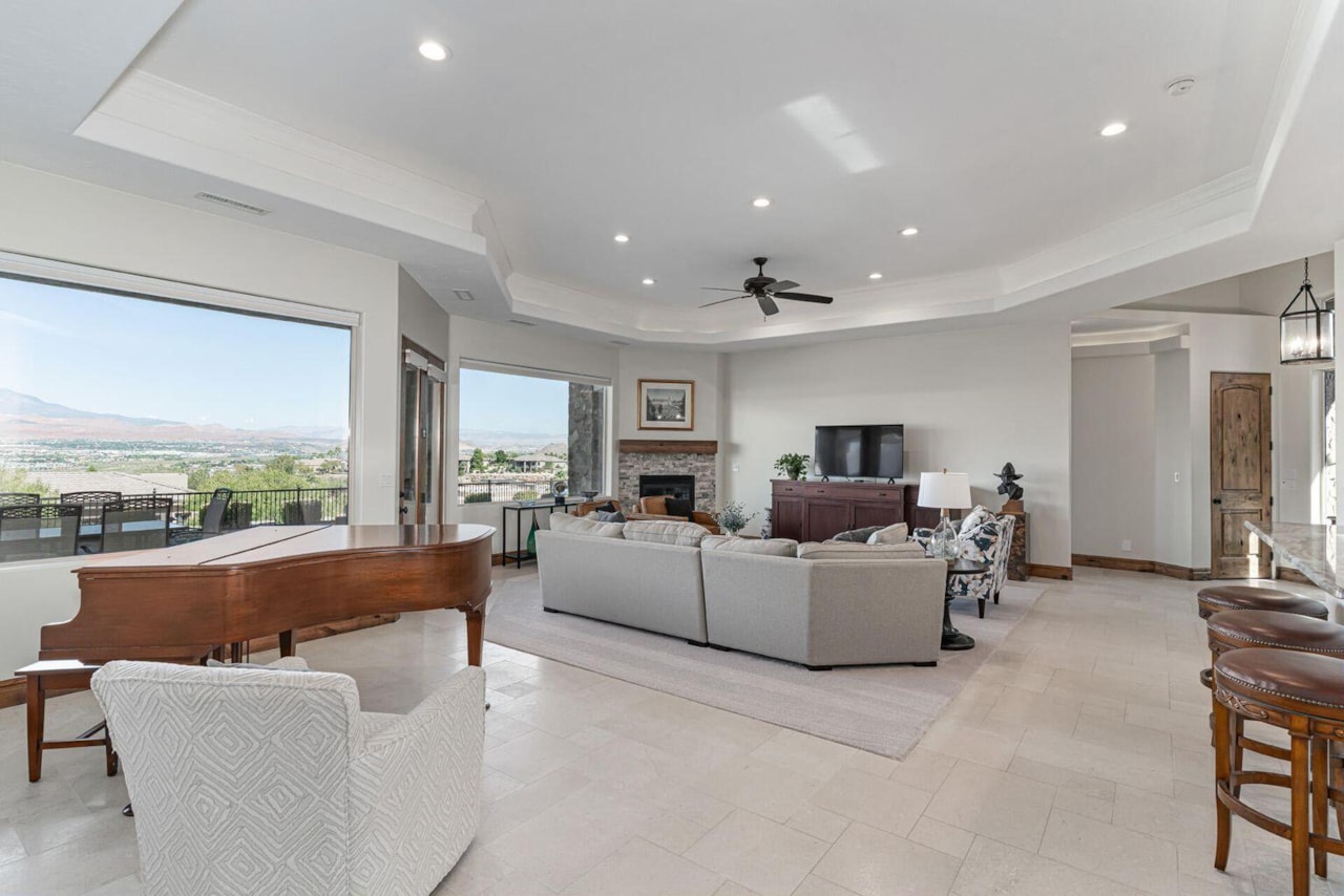 2054 E Topaz Way St George, UT 84790 home for sale, MLS#25-267093 - Erika Rogers Photo 25