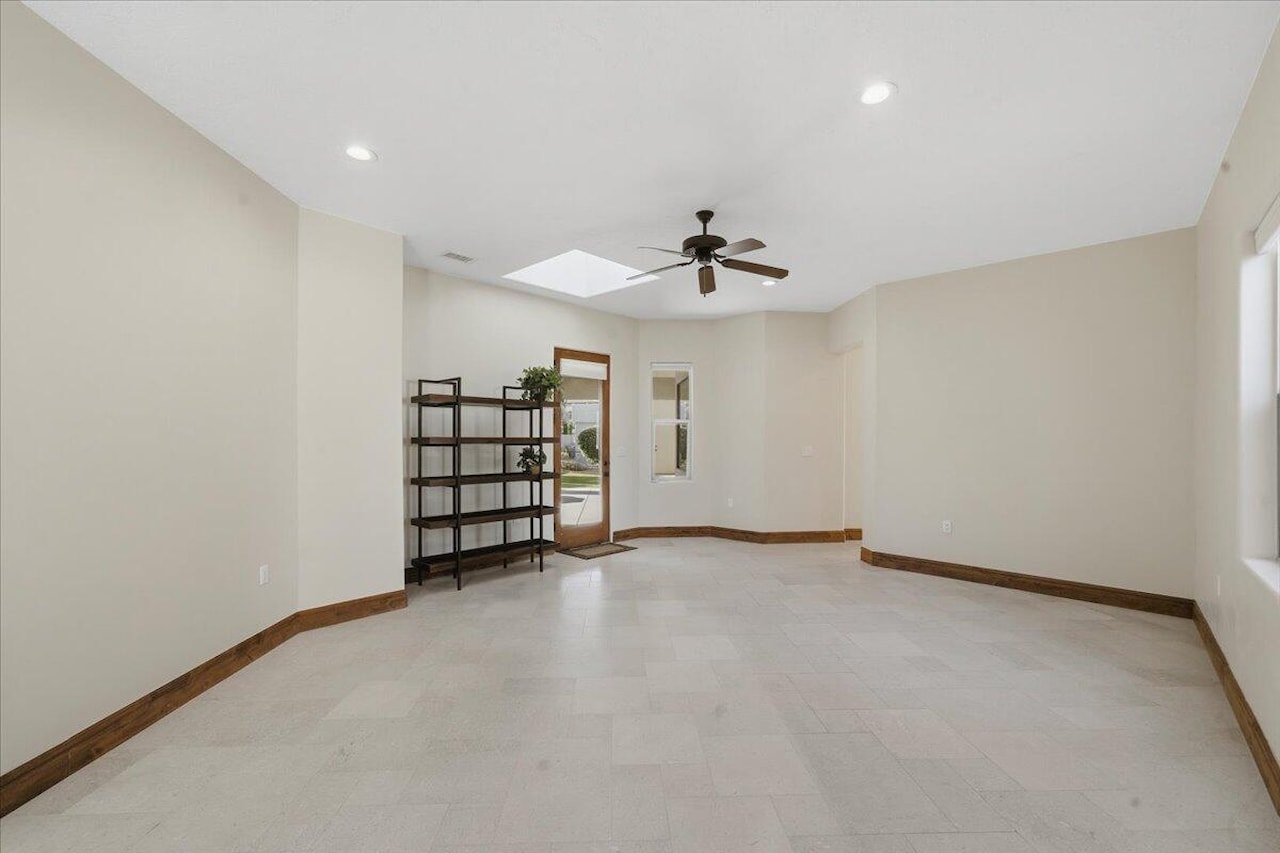 2054 E Topaz Way St George, UT 84790 home for sale, MLS#25-267093 - Erika Rogers Photo 50