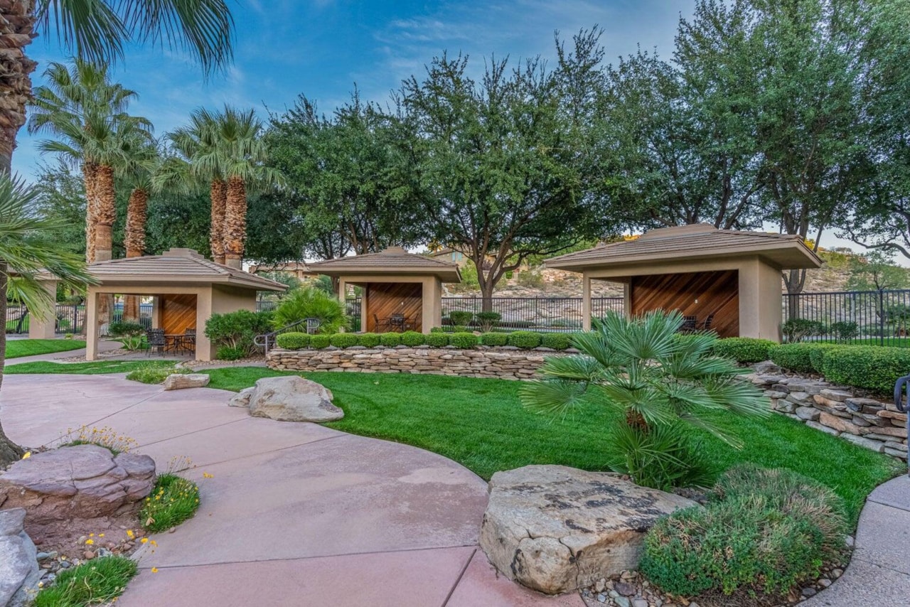 2054 E Topaz Way St George, UT 84790 home for sale, MLS#25-267093 - Erika Rogers Photo 82