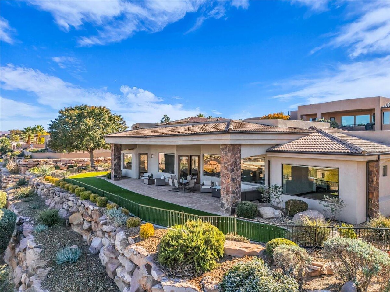 2054 E Topaz Way St George, UT 84790 home for sale, MLS#25-267093 - Erika Rogers Photo 7