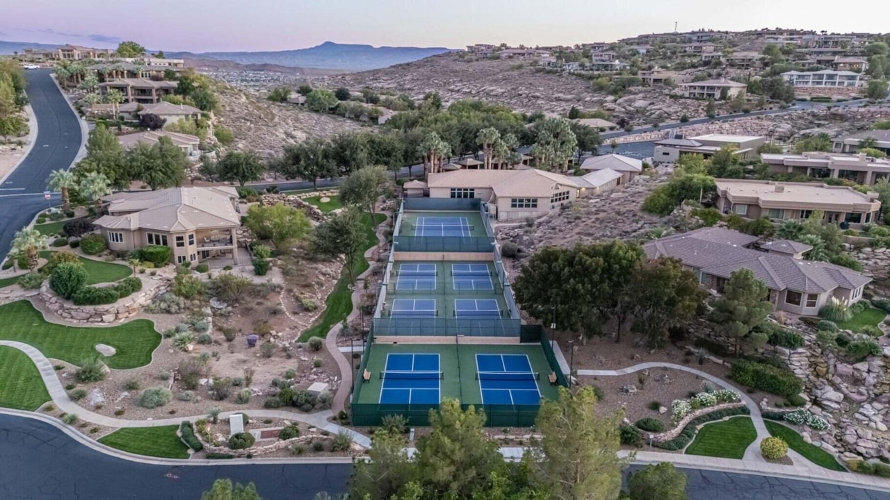 2054 E Topaz Way St George, UT 84790 home for sale, MLS#25-267093 - Erika Rogers Photo 77