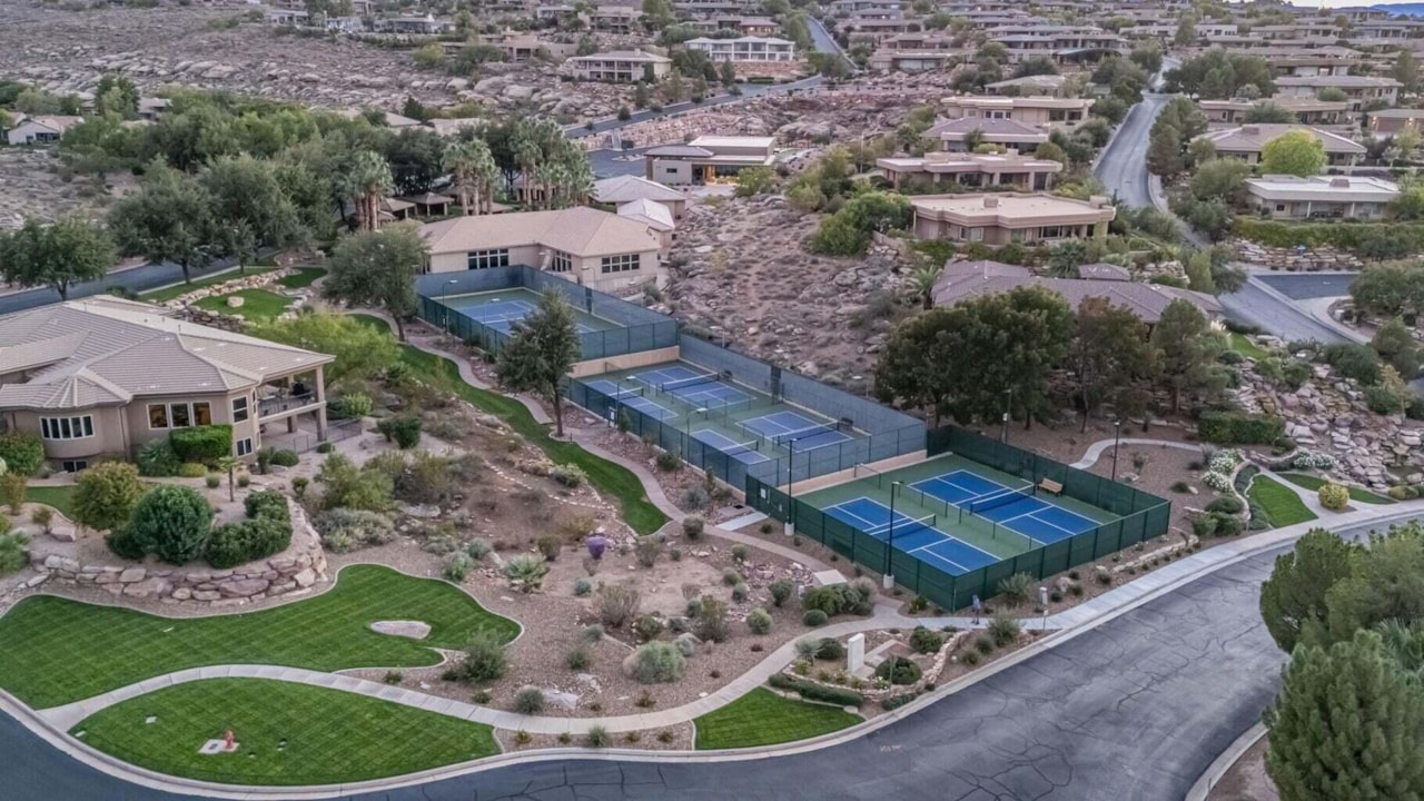 2054 E Topaz Way St George, UT 84790 home for sale, MLS#25-267093 - Erika Rogers Photo 78