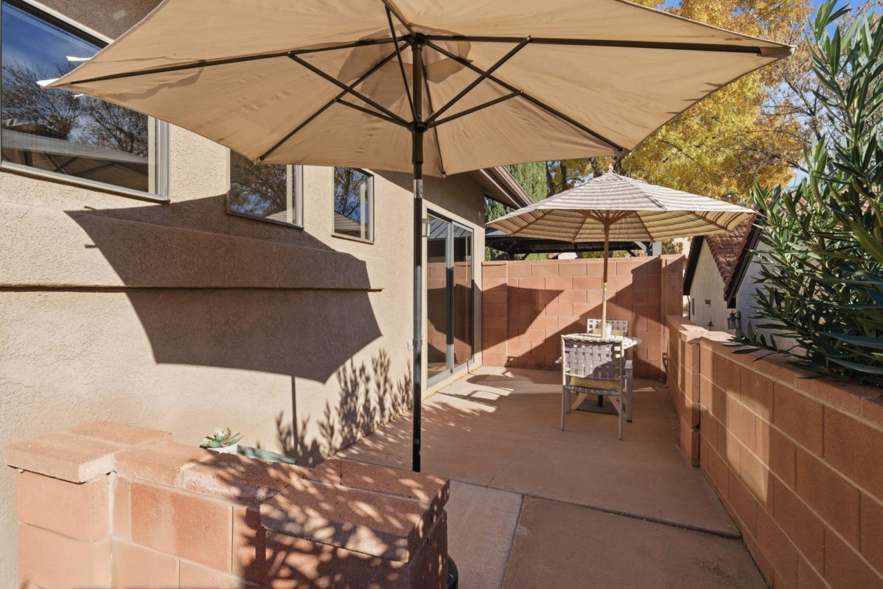 301 S 1200 E #47 St George, UT 84790 home for sale, MLS#25-267075 - Erika Rogers Photo 2