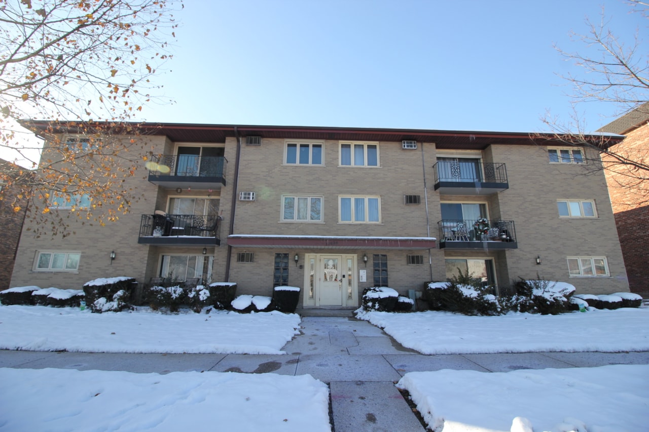 11024 Kilpatrick Ave #3 Oak Lawn, IL 60453 | MLS 12529374