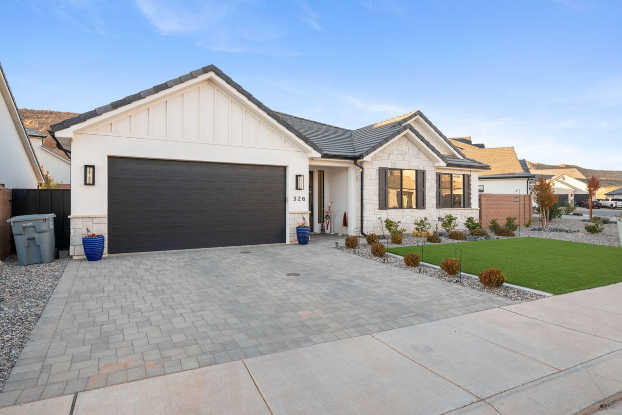 326 S Water Course DR Washington, UT 84780 home for sale, MLS#25-267320 - Erika Rogers Photo 2