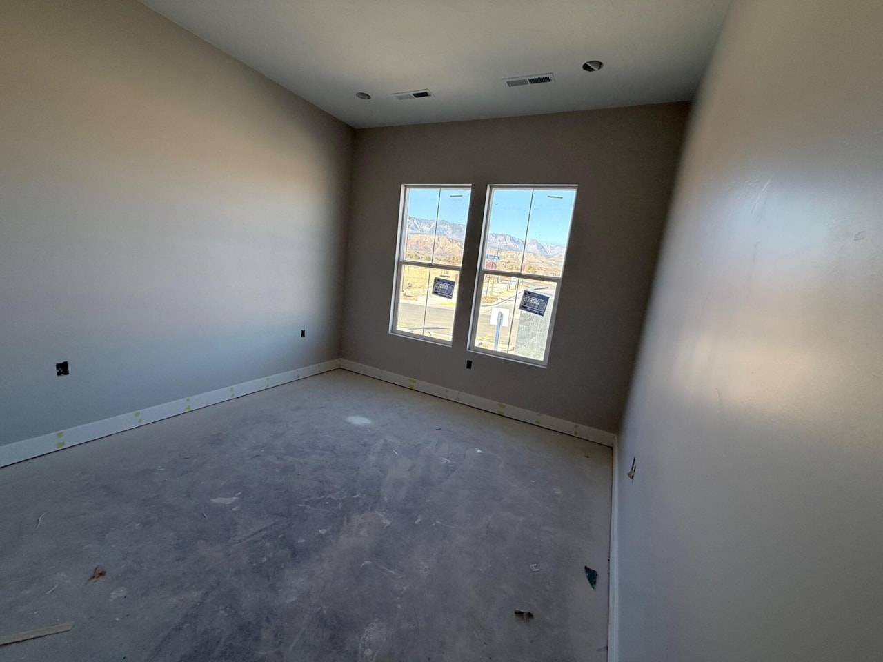 963 W Davis Ave Toquerville, UT 84774 home for sale, MLS#25-267325 - Erika Rogers Photo 12