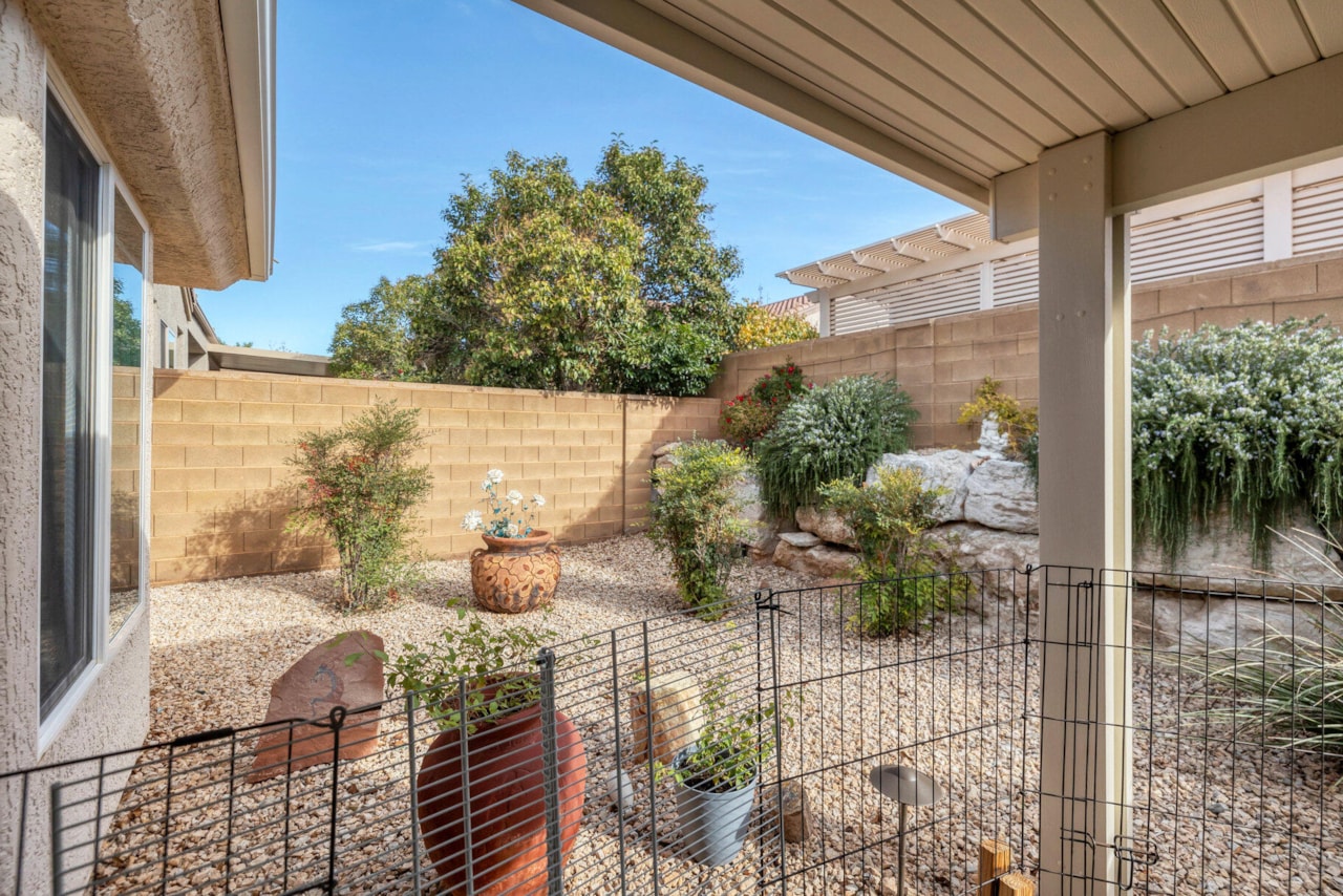 4593 S Flaming Arch DR St George, UT 84790 home for sale, MLS#25-266691 - Erika Rogers Photo 6