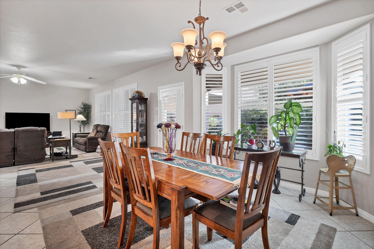 4593 S Flaming Arch DR St George, UT 84790 home for sale, MLS#25-266691 - Erika Rogers Photo 13