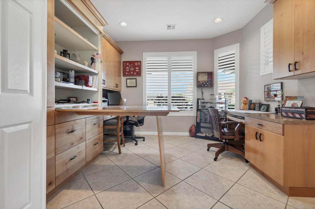 4593 S Flaming Arch DR St George, UT 84790 home for sale, MLS#25-266691 - Erika Rogers Photo 17