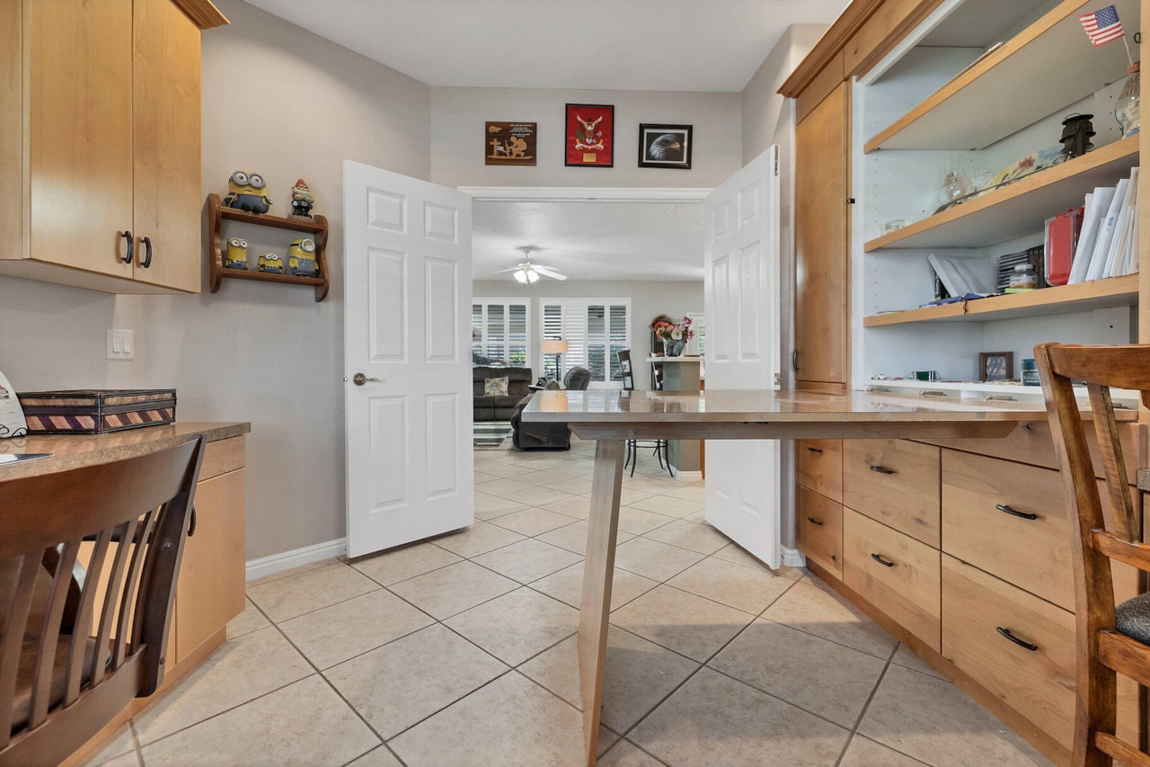 4593 S Flaming Arch DR St George, UT 84790 home for sale, MLS#25-266691 - Erika Rogers Photo 18