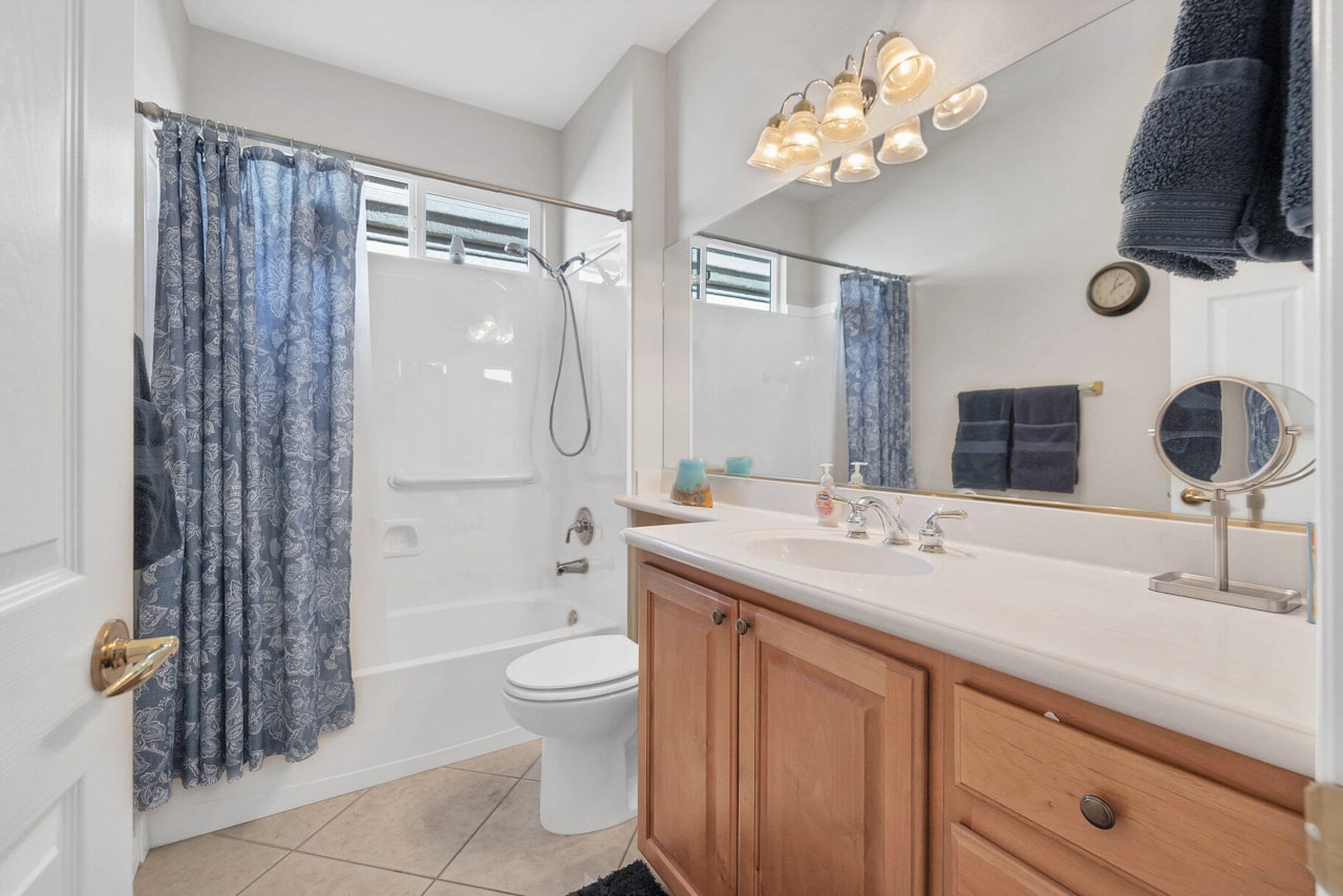 4593 S Flaming Arch DR St George, UT 84790 home for sale, MLS#25-266691 - Erika Rogers Photo 24