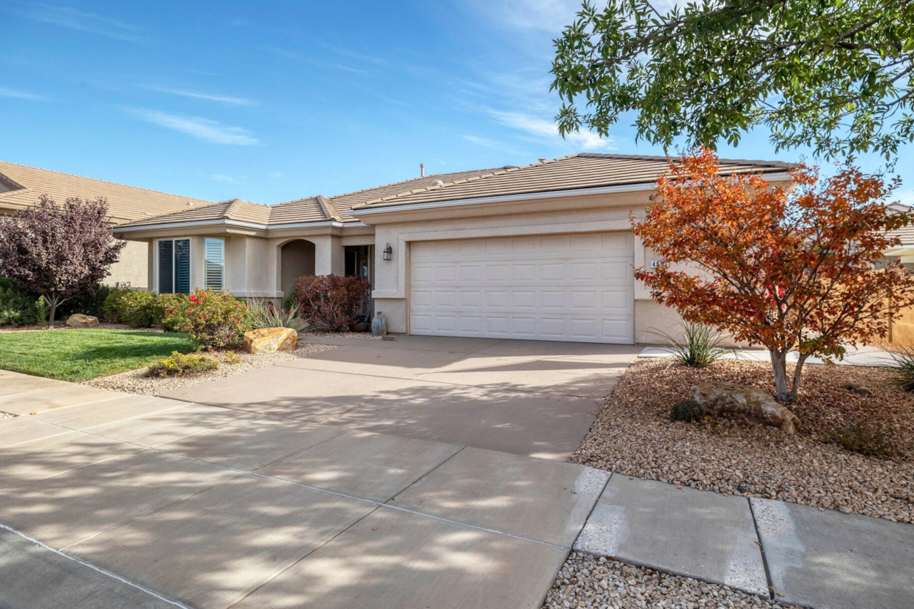 4593 S Flaming Arch DR St George, UT 84790 home for sale, MLS#25-266691 - Erika Rogers Photo 30