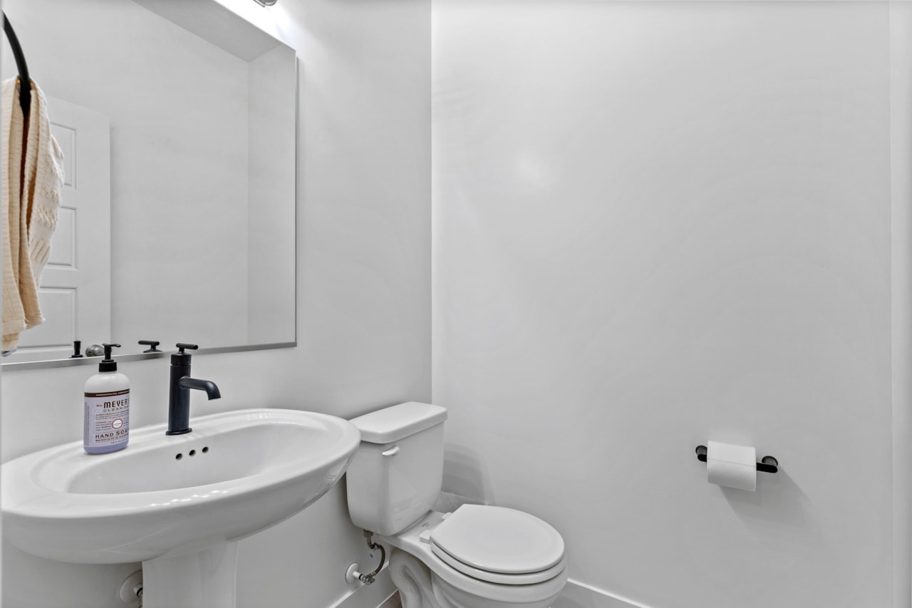 5946 S Aragorn LN St George, UT 84790 home for sale, MLS#25-267147 - Erika Rogers Photo 5