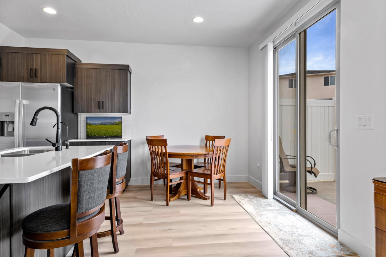 5946 S Aragorn LN St George, UT 84790 home for sale, MLS#25-267147 - Erika Rogers Photo 10