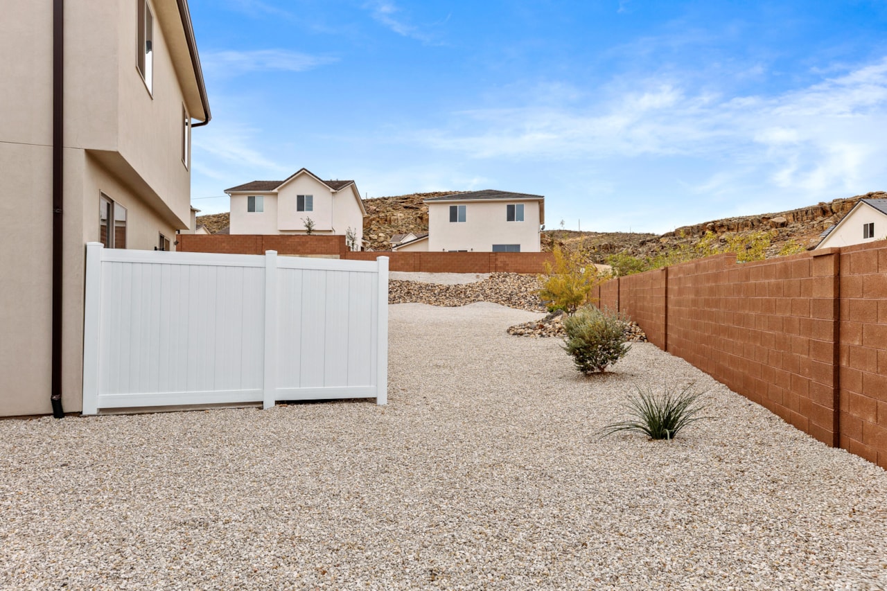 5946 S Aragorn LN St George, UT 84790 home for sale, MLS#25-267147 - Erika Rogers Photo 25