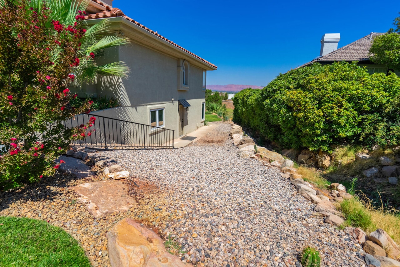 2244 Putters CIR St George, UT 84770 home for sale, MLS#25-264072 - Erika Rogers Photo 64