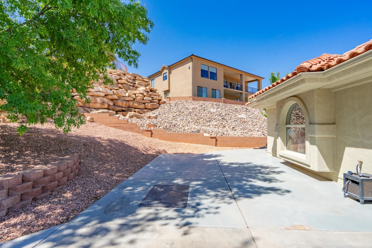 2244 Putters CIR St George, UT 84770 home for sale, MLS#25-264072 - Erika Rogers Photo 92