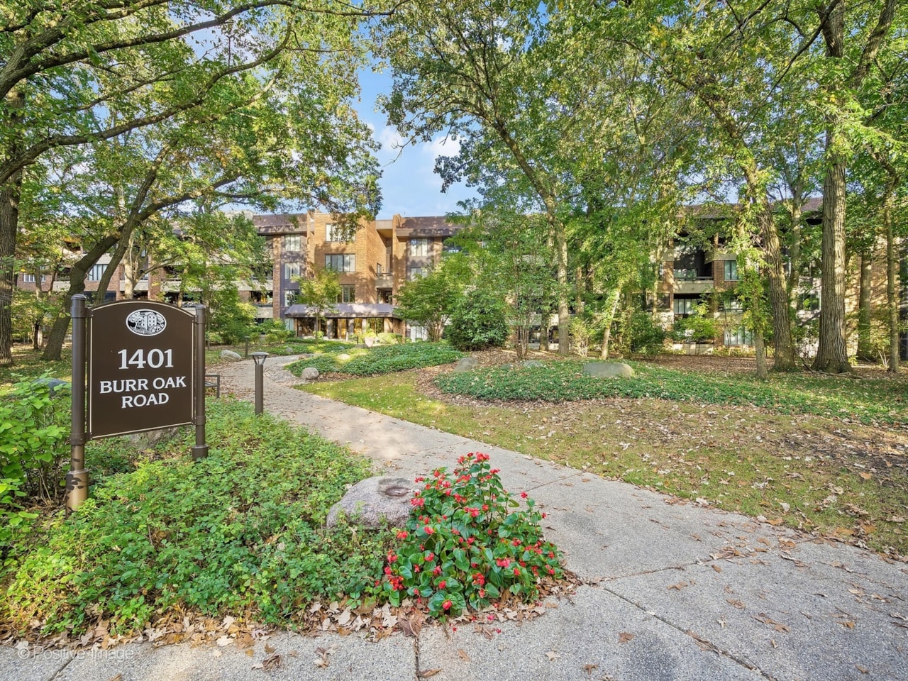 1401 Burr Oak Rd #202B Hinsdale, IL 60521 | MLS 12531447