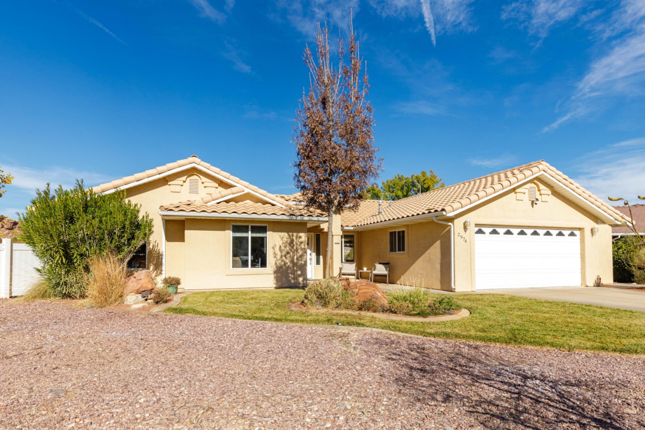 2974 S Pear CIR St George, UT 84790 home for sale, MLS#25-267351 - Erika Rogers Photo 3