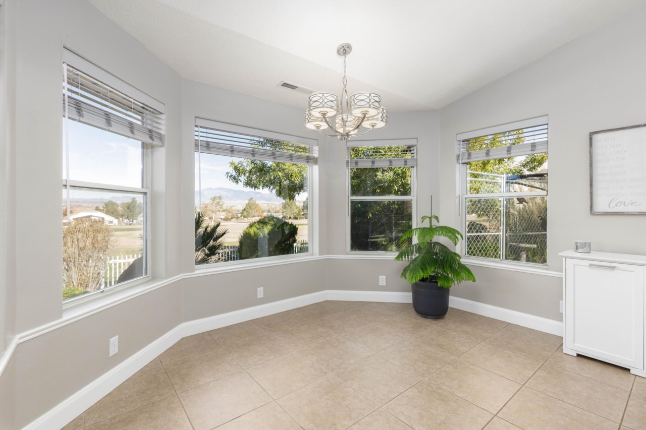 2974 S Pear CIR St George, UT 84790 home for sale, MLS#25-267351 - Erika Rogers Photo 15