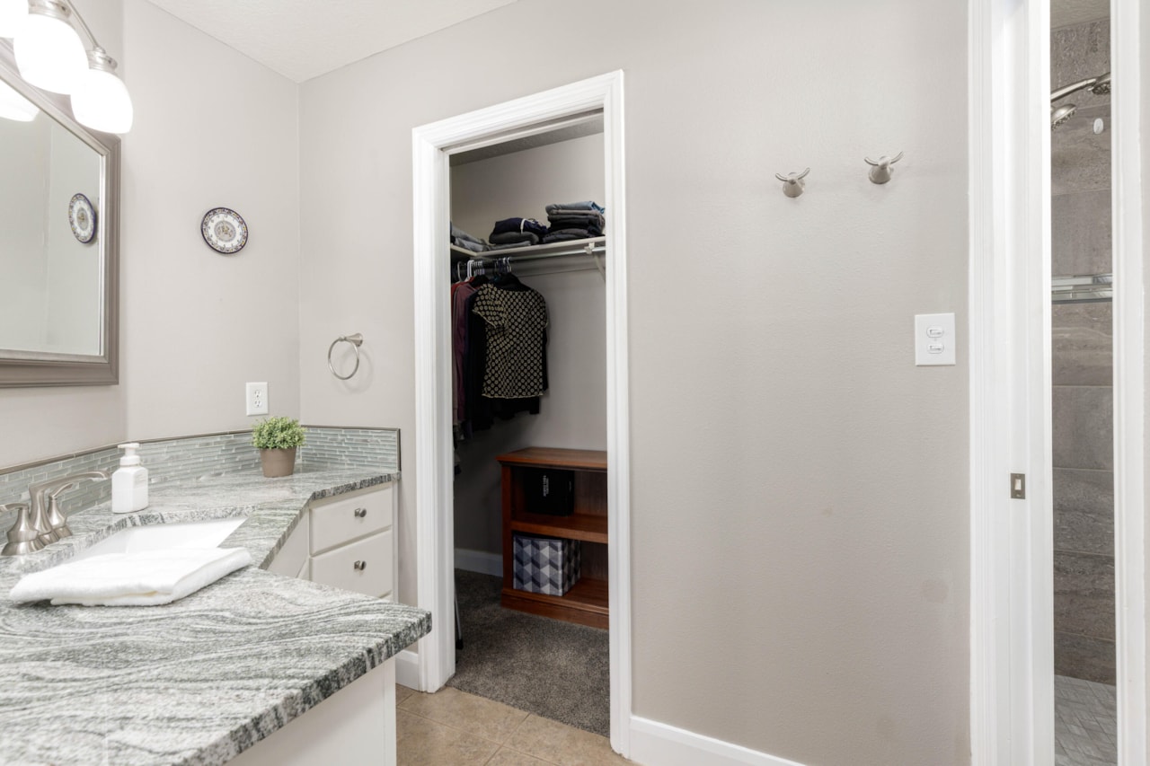 2974 S Pear CIR St George, UT 84790 home for sale, MLS#25-267351 - Erika Rogers Photo 22