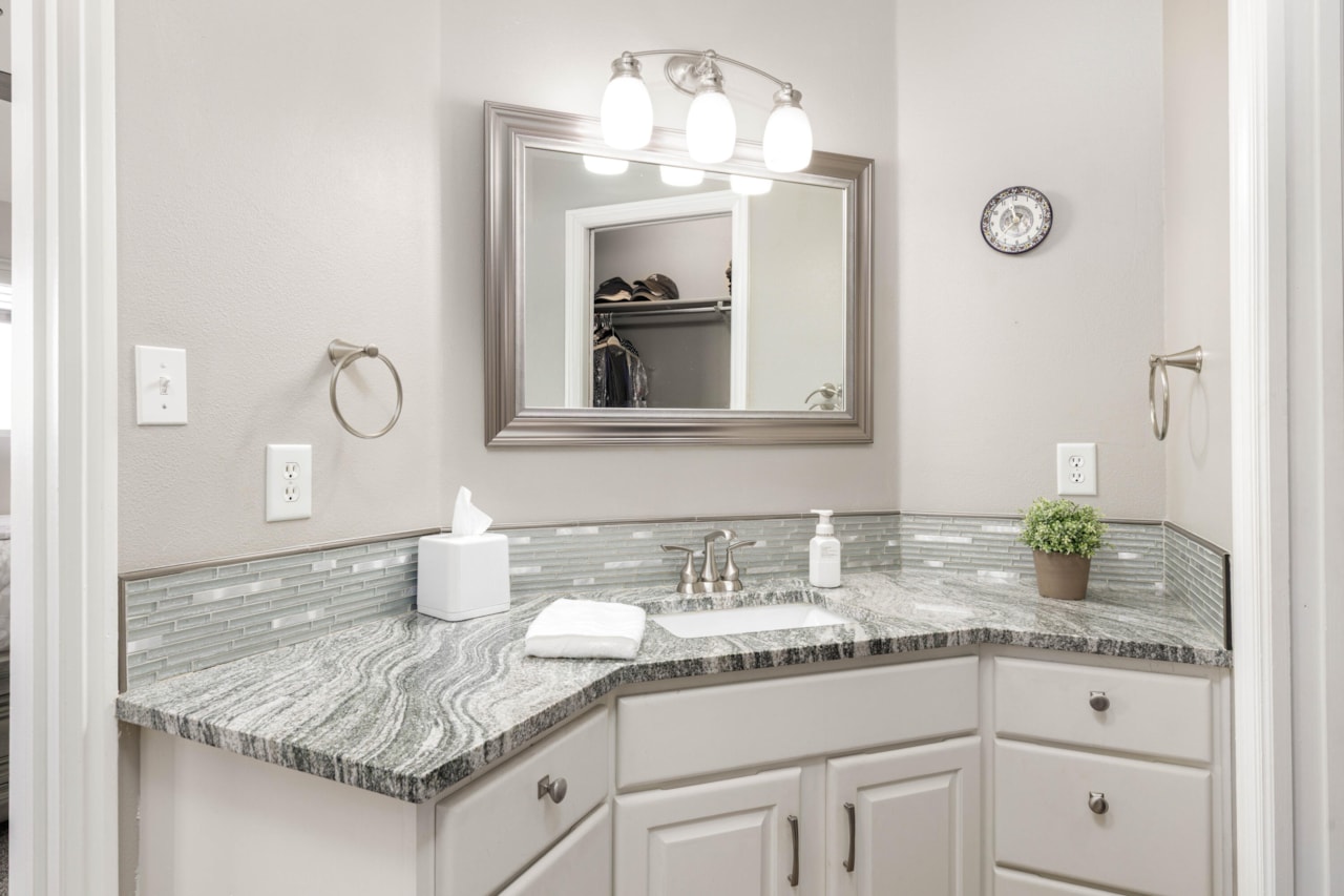 2974 S Pear CIR St George, UT 84790 home for sale, MLS#25-267351 - Erika Rogers Photo 23