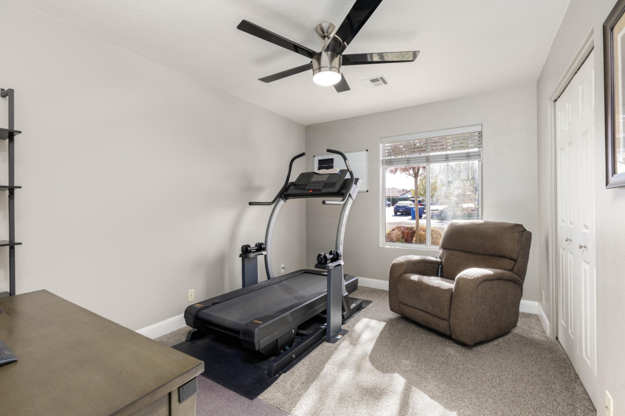 2974 S Pear CIR St George, UT 84790 home for sale, MLS#25-267351 - Erika Rogers Photo 26