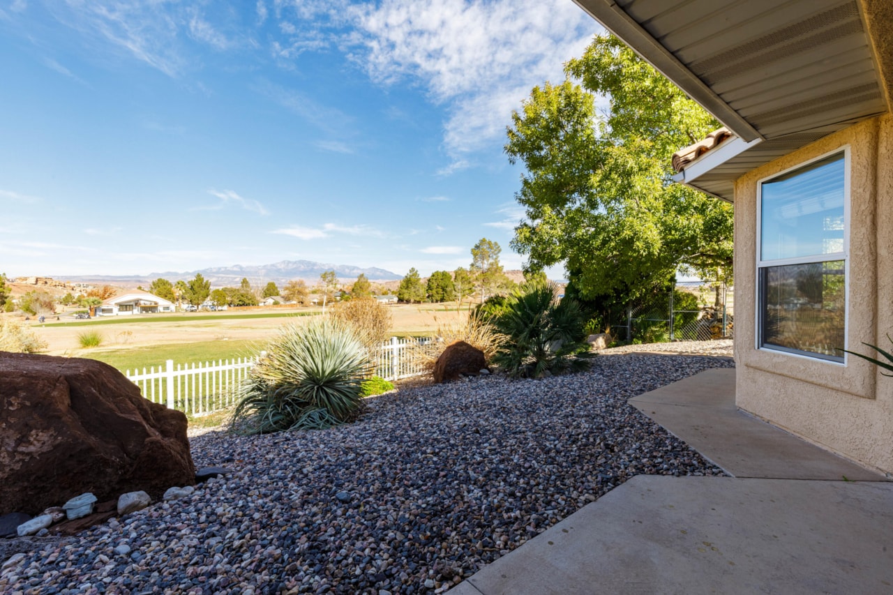 2974 S Pear CIR St George, UT 84790 home for sale, MLS#25-267351 - Erika Rogers Photo 33