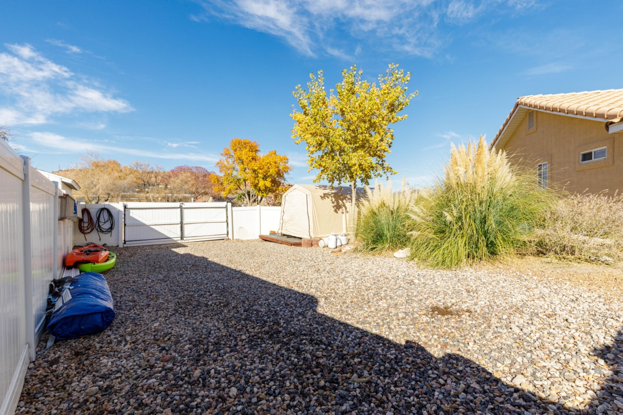 2974 S Pear CIR St George, UT 84790 home for sale, MLS#25-267351 - Erika Rogers Photo 39