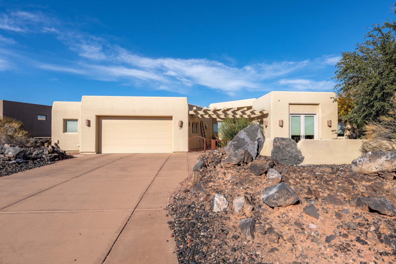 19 Boulder CIR Santa Clara, UT 84765 home for sale, MLS#21-228500 - Erika Rogers Photo 6