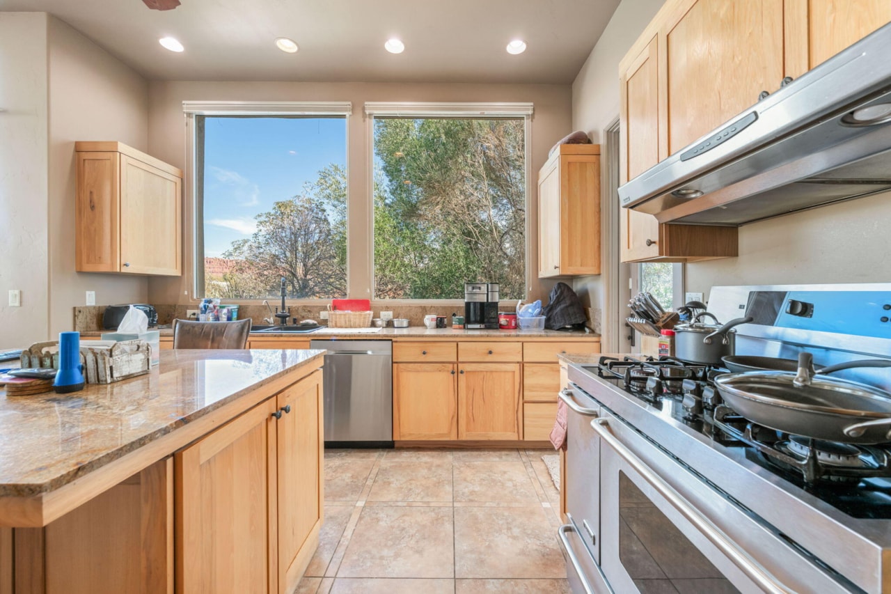 19 Boulder CIR Santa Clara, UT 84765 home for sale, MLS#21-228500 - Erika Rogers Photo 14