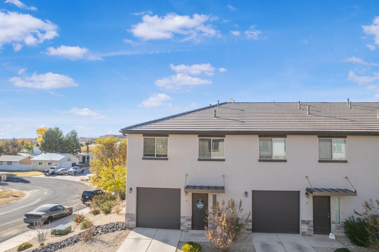 184 W 300 N #8 Washington, UT 84780 home for sale, MLS#25-267375 - Erika Rogers Photo 5