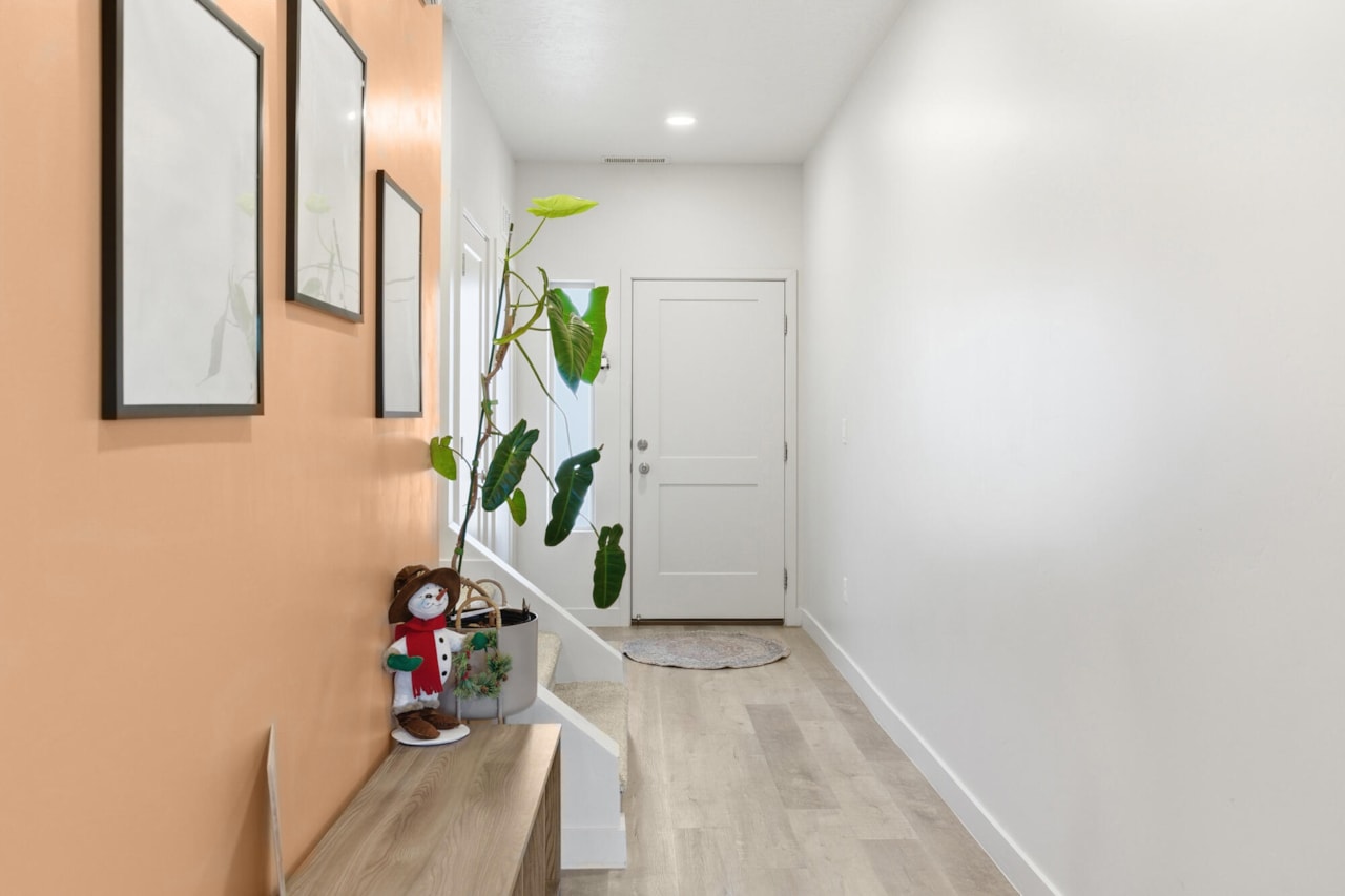 184 W 300 N #8 Washington, UT 84780 home for sale, MLS#25-267375 - Erika Rogers Photo 6